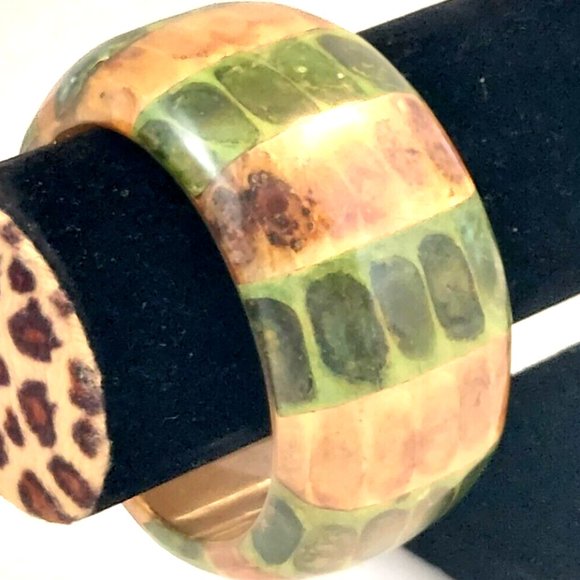 KENNETH JAY LANE CHUNKY BANGLE BRACELET LUCITE BAMBOO WOOD GREEN BROWN 1.5" VTG - Picture 3 of 8